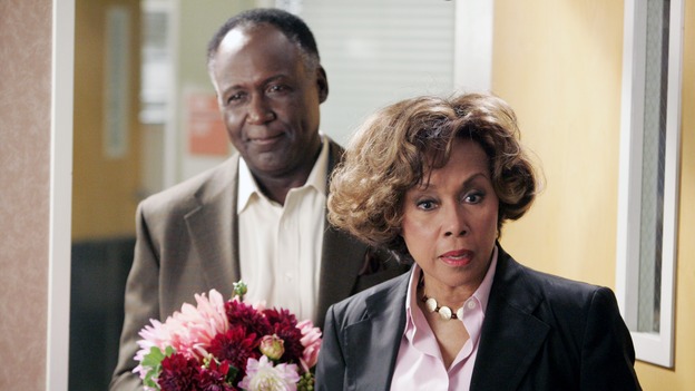 GREY'S ANATOMY - "I Am a Tree" - Cristina meets Burke's parents -- and in the most awkward of circumstances -- the interns campaign for Izzie's reinstatement to the surgical intern program, Addison takes a break from her hospital duties, and a surgical patient lives what may be her last day to the fullest, on "Grey's Anatomy," THURSDAY, SEPTEMBER 28 (9:00-10:01 p.m., ET) on the ABC Television Network. (ABC/VIVIAN ZINK)RICHARD ROUNDTREE, DIAHANN CARROLL
