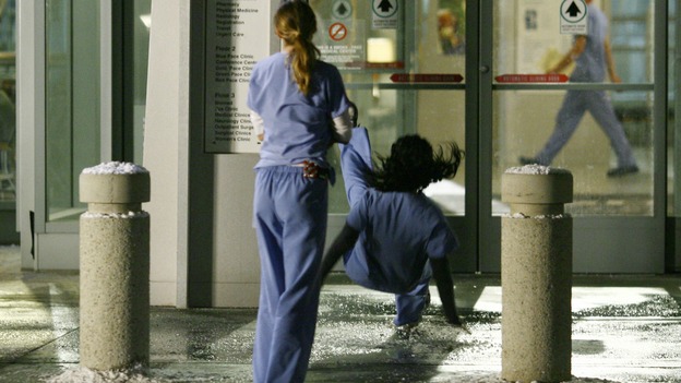 GREY'S ANATOMY - "Dream a Little Dream of Me" - Cristina snaps at Meredith and pays a hefty karmic price, on "Grey's Anatomy," THURSDAY, SEPTEMBER 25 (9:00-11:00 p.m., ET) on the ABC Television Network. (ABC/SCOTT GARFIELD) ELLEN POMPEO, SANDRA OH