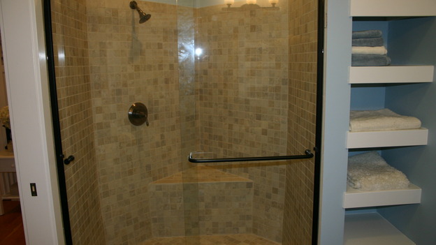 EXTREME MAKEOVER HOME EDITION - "Ripatti Family," - Bathroom, on "Extreme Makeover Home Edition," Sunday, December 10th on the ABC Television Network.