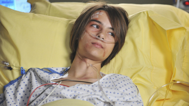 GREY'S ANATOMY - "Suddenly" - A severe car crash involving an entire family results in an all-hands-on situation in the ER, as the eldest daughter is left to make the toughest decision of her life. Meanwhile Teddy, still in the dark about Henry's death, calls upon Cristina to help with her patient in the O.R., and Lexie finds herself working alongside Mark's new girlfriend, Julia, during an eye surgery on Grey's Anatomy, THURSDAY, JANUARY 5 (9:00-10:02 p.m., ET) on the ABC Television Network. (ABC/RICHARD FOREMAN)BRIDGER ZADINA