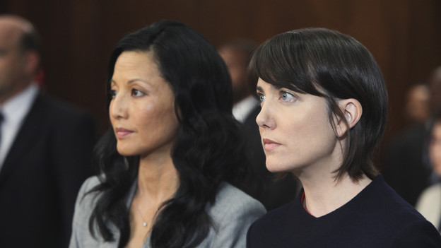 PRIVATE PRACTICE - "Strange Bedfellows" - Addison must deal with the return of Naomi's former patients, Zoe and Amelia, whose embryos were accidentally switched, and a serious complication that may end up jeopardizing both fetuses. Meanwhile the time has come for Katie's trial, as Violet struggles with whether or not she can face her attacker in court, and Charlotte is determined to convince Addison, Sam and Cooper to let her join Oceanside Wellness Group, on "Private Practice," THURSDAY, OCTOBER 29 (10:01-11:00 p.m., ET) on the ABC Television Network. (ABC/DANNY FELD)TAMLYN TOMITA, AMANDA FOREMAN