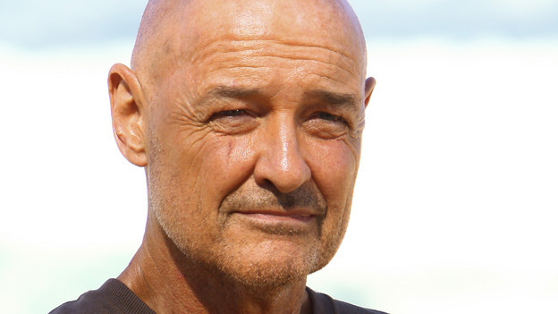 LOST - "The Package" - Sun and Jin desperately continue their search for one another, and Locke confronts his enemy, on "Lost," TUESDAY, MARCH 30 (9:00-10:02 p.m., ET) on the ABC Television Network. (ABC/MARIO PEREZ)TERRY O'QUINN