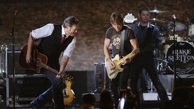 THE 46TH ANNUAL CMA AWARDS - THEATRE - "The 46th Annual CMA Awards" airs live THURSDAY, NOVEMBER 1 (8:00-11:00 p.m., ET) on ABC live from the Bridgestone Arena in Nashville, Tennessee. (ABC/KATHERINE BOMBOY-THORNTON)BLAKE SHELTON, KEITH URBAN