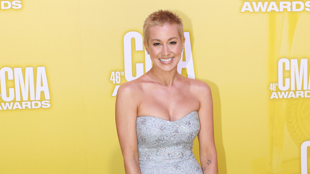 THE 46TH ANNUAL CMA AWARDS - RED CARPET ARRIVALS - "The 46th Annual CMA Awards" airs live THURSDAY, NOVEMBER 1 (8:00-11:00 p.m., ET) on ABC live from the Bridgestone Arena in Nashville, Tennessee. (ABC/SARA KAUSS)KELLIE PICKLER
