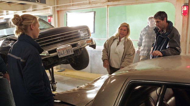 GREY'S ANATOMY - "Walk on Water" - Producer/technical advisor Linda Klein (center) and producer/director Rob Corn (right) coach Katherine Heigl (left) while shooting "Grey's Anatomy." (ABC/VIVIAN ZINK)
