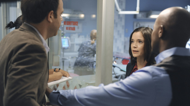 PRIVATE PRACTICE - "Sins of the Father" -- Addison is shaken by the unwelcome arrival of her father to Los Angeles, Cooper is arrested when he refuses to cooperate in a case involving a longtime patient, and Pete fights to keep a terminally ill patient alive long enough for him to meet his new daughter, on "Private Practice," THURSDAY, NOVEMBER 19 (10:01-11:00 p.m., ET) on the ABC Television Network. (ABC/ERIC MCCANDLESS)PAUL ADELSTEIN, MARGUERITE MOREAU, TAYE DIGGS