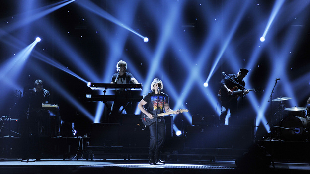THE 46TH ANNUAL CMA AWARDS - THEATRE - "The 46th Annual CMA Awards" airs live THURSDAY, NOVEMBER 1 (8:00-11:00 p.m., ET) on ABC live from the Bridgestone Arena in Nashville, Tennessee. (ABC/KATHERINE BOMBOY-THORNTON)BRAD PAISLEY