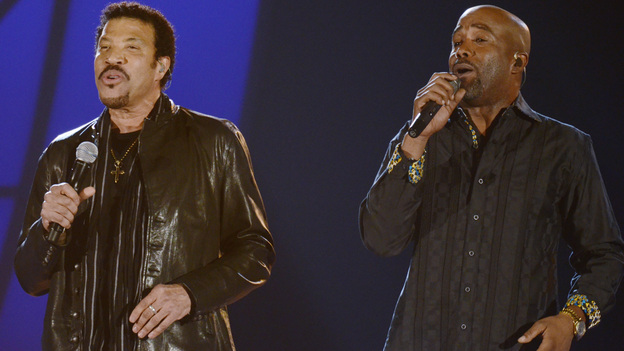 THE 45th ANNUAL CMA AWARDS - THEATRE - "The 45th Annual CMA Awards" broadcast live on ABC from the Bridgestone Arena in Nashville on WEDNESDAY, NOVEMBER 9 (8:00-11:00 p.m., ET). (ABC/KATHERINE BOMBOY-THORNTON)LIONEL RICHIE, DARIUS RUCKER