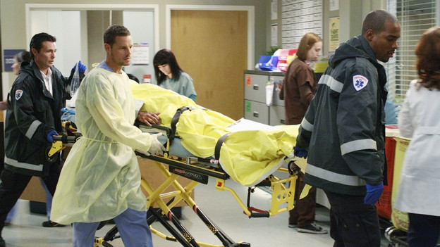 GREY'S ANATOMY - "I Saw What I Saw" - After a burn victim unexpectedly dies in the midst of a chaotic ER, the Chief and board member Jennings interrogate the residents to find the culprit, as all the Mercy West and Seattle Grace resident defends their actions in an effort to save their jobs, on "Grey's Anatomy," THURSDAY, OCTOBER 22 (9:00-10:01 p.m., ET) on the ABC Television Network. (ABC/RON TOM)JUSTIN CHAMBERS