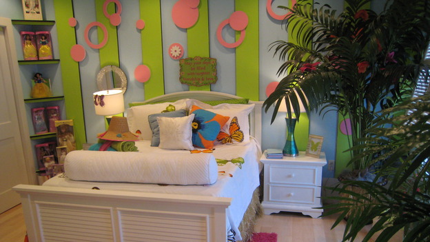 EXTREME MAKEOVER HOME EDITION - "Collins Family," - Girl's Bedroom, on "Extreme Makeover Home Edition," Sunday, May 6th on the ABC Television Network.