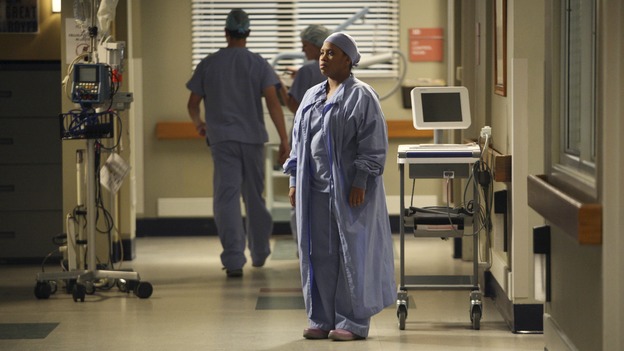 GREY'S ANATOMY - "Great Expectations" - While rumors of the Chief's departure spread among the hospital staff, Bailey proposes the creation of a free clinic, and a Seattle Grace doctor receives a proposal of a different sort, on "Grey's Anatomy," THURSDAY, JANUARY 25 (9:00-10:01 p.m., ET) on the ABC Television Network. (ABC/DANNY FELD)CHANDRA WILSON