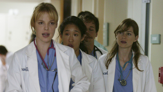 100297_0647 -- COMPLICATIONS - "PILOT" (ABC/RICHARD CARTWRIGHT)KATHERINE HEIGL, SANDRA OH, T.R. KNIGHT, ELLEN POMPEO