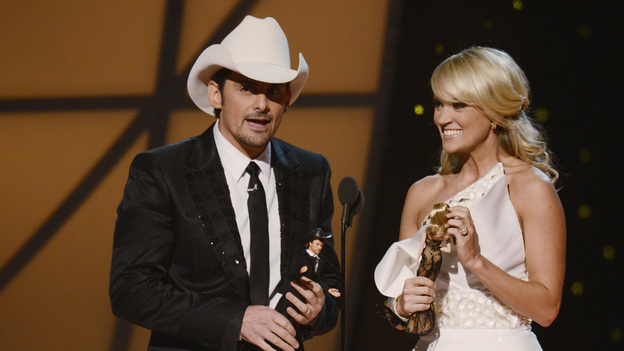 THE 45th ANNUAL CMA AWARDS - THEATRE - "The 45th Annual CMA Awards" broadcast live on ABC from the Bridgestone Arena in Nashville on WEDNESDAY, NOVEMBER 9 (8:00-11:00 p.m., ET). (ABC/KATHERINE BOMBOY-THORNTON)BRAD PAISLEY, CARRIE UNDERWOOD