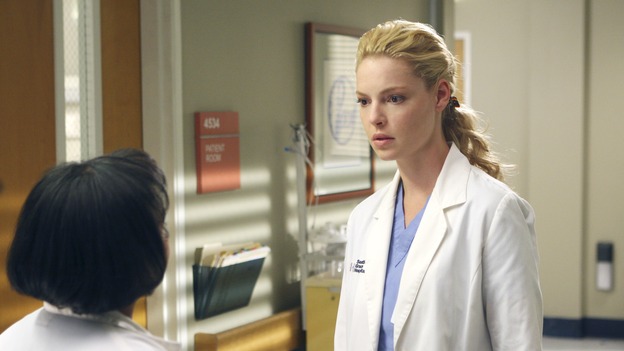 GREY'S ANATOMY - "Six Days" - After a successful operation on his heart, George's father undergoes surgery for his cancer, Thatcher Grey visits Seattle Grace in order to see his new granddaughter, and Meredith discovers that Derek has trouble sleeping soundly, on "Grey's Anatomy," THURSDAY, JANUARY 4 (9:00-10:01 p.m., ET) on the ABC Television Network. (ABC/MICHAEL DESMOND)CHANDRA WILSON, KATHERINE HEIGL
