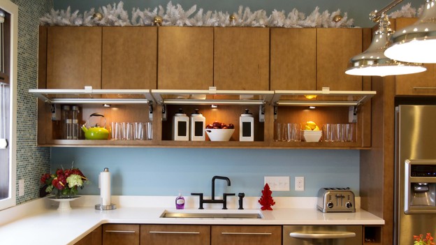 &nbsp;EXTREME MAKEOVER HOME EDITION - Kitchen Photo, "Friday Family," on "Extreme Makeover Home Edition," Monday, December 17th (8:00-10:00 p.m. ET/PT) on the ABC Television Network.