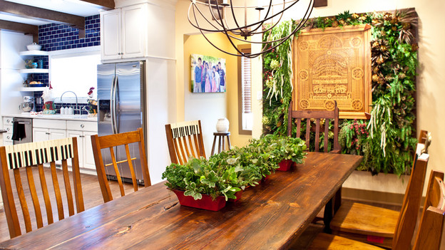 EXTREME MAKEOVER HOME EDITION - "Marshall-Spreier Family," - Dining  Room Picture, on "Extreme Makeover Home Edition," Sunday, November 7th    (8:00-9:00 p.m. ET/PT) on the ABC Television Network.