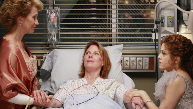 GREY'S ANATOMY - "Dream a Little Dream of Me" - On the two-hour season premiere of "Grey's Anatomy," Meredith and Derek learn that "happily ever after" isn't easy, a military doctor who brings in a trauma patient catches Cristina's eye, and the Chief and his staff reel at the news that Seattle Grace is no longer nationally ranked as a top-tier teaching hospital, on "Grey's Anatomy," THURSDAY, SEPTEMBER 25 (9:00-11:00 p.m., ET) on the ABC Television Network. (ABC/RON TOM)KATHY BAKER, MARIETTE HARTLEY, BERNADETTE PETERS