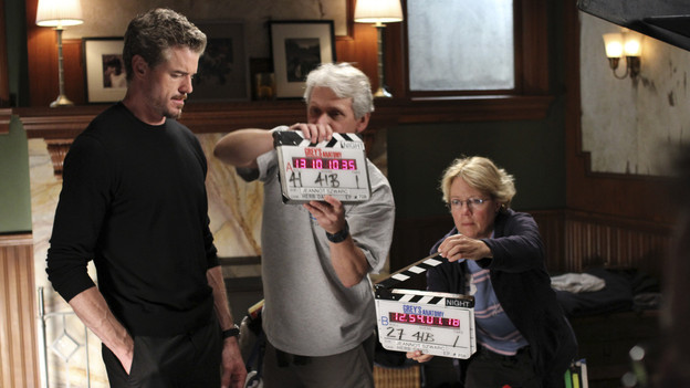 GREY'S ANATOMY - "Something's Gotta Give" - Top security measures go into place as a team of doctors, led by the Chief, try to save the life of a major policitcal figure from the Middle East. Meanwhile Cristina decides to finally decorate her new place and throw a housewarming party, and Alex shows up late from a weekend getaway to his first day of rounds with the new Pediatrics Attending, Dr. Phil Stark (guest star Peter MacNicol), on "Grey's Anatomy," THURSDAY, NOVEMBER 11 (9:00-10:01 p.m., ET) on the ABC Television Network. (ABC/RON TOM) ERIC DANE