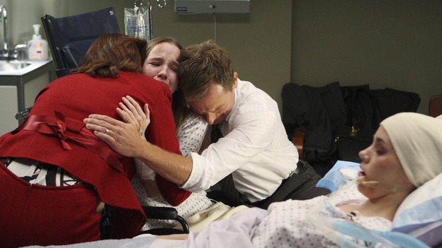 GREY'S ANATOMY - "All By Myself" - A grieving family, on "Grey's Anatomy," THURSDAY, DECEMBER 4 (9:00-10:01 p.m., ET) on the ABC Television Network. (ABC/CRAIG SJODIN) PERRY SMITH, KAY PANABAKER, LARKIN CAMPBELL, CHRISTA ALLEN