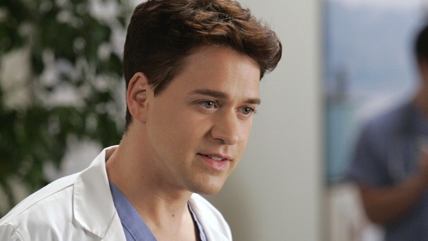 GREY'S ANATOMY - "Love/Addiction" - The residents and interns treat the victims of a massive explosion at an apartment building, while Alex investigates the cause of the accident, Mama Burke returns to collect her son's things just as Cristina trades her wedding presents in exchange for surgeries, Lexie tries to have a heart-to-heart with an unwilling Meredith, and while Callie is overwhelmed with her duties as Chief Resident, Bailey searches for an outlet for her pent-up leadership skills, on "Grey's Anatomy," THURSDAY, OCTOBER 4 (9:00-10:01 p.m., ET) on the ABC Television Network. (ABC/CRAIG SJODIN)T.R. KNIGHT