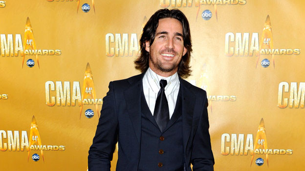 THE 44TH ANNUAL CMA AWARDS - RED CARPET ARRIVALS - "The 44th Annual CMA Awards" will be broadcast live from the Bridgestone Arena in Nashville, WEDNESDAY, NOVEMBER 10 (8:00-11:00 p.m., ET) on the ABC Television Network. (ABC/ANDREW WALKER)JAKE OWEN