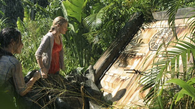 LOST - "Maternity Leave" - A desperate Claire, along with Kate and Rousseau, attempts a return to the scene of her kidnapping where she believes she might find the cure for Baby Aaron's mysterious illness. Meanwhile, Jack and Locke must keep their prisoner a secret from the rest of the survivors, on "Lost," WEDNESDAY, MARCH 1 (9:00-10:00 p.m., ET), on the ABC Television Network. (ABC/MARIO PEREZ)EVANGELINE LILLY, EMILIE DE RAVIN