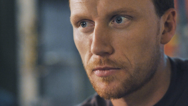 GREY'S ANATOMY - "There's No 'I' in Team" - Owen&nbsp;Hunt has a drink at Joe's, on "Grey's Anatomy," THURSDAY, OCTOBER 23 (9:00-10:01 p.m., ET) on the ABC Television Network. (ABC/ERIC MCCANDLESS) KEVIN MCKIDD