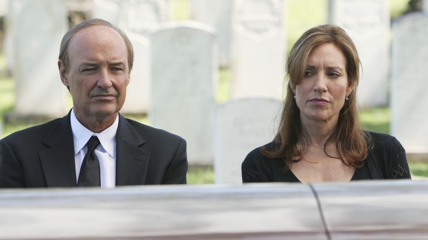 LOST- "Lockdown" (ABC/MARIO PEREZ)TERRY O'QUINN, KATEY SAGAL