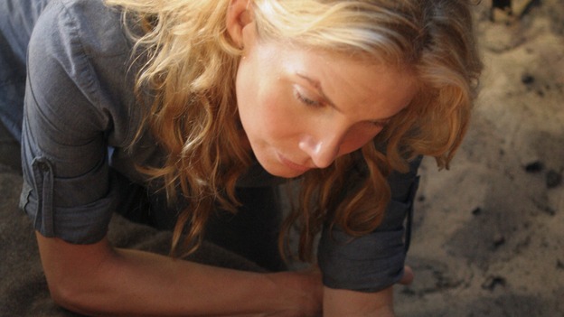 LOST - "Something Nice Back Home" (ABC/MARIO PEREZ)ELIZABETH MITCHELL, MATTHEW FOX