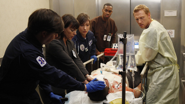 GREY'S ANATOMY - "Bad Blood" - As Derek and April work around the clock to find a solution for the hospital, Cristina struggles to respect the wishes of a family whose son is dying. Meanwhile, Arizona empathizes with a teenager who faces problems similar to her own, on "Grey's Anatomy," THURSDAY, JANUARY 31 (9:00-10:02 p.m., ET) on the ABC Television Network. (ABC/KELSEY MCNEAL)CONSTANCE ZIMMER, KEVIN MCKIDD
