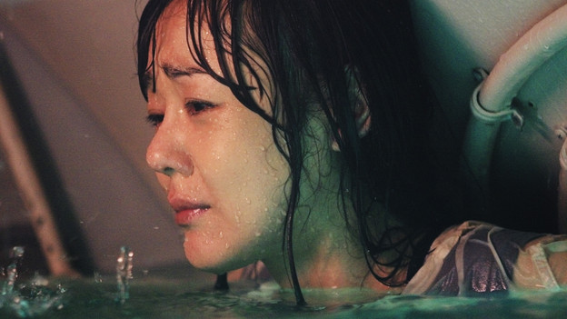 LOST - "The Candidate" - Jack must decide whether or not to trust Locke after he is asked to follow through on a difficult task, on "Lost," TUESDAY, MAY 4 (9:00-10:02 p.m., ET) on the ABC Television Network. (ABC/MARIO PEREZ) YUNJIN KIM