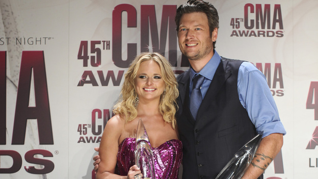 THE 45th ANNUAL CMA AWARDS - GENERAL - "The 45th Annual CMA Awards" broadcast live on ABC from the Bridgestone Arena in Nashville on WEDNESDAY, NOVEMBER 9 (8:00-11:00 p.m., ET). (ABC/SARA KAUSS)MIRANDA LAMBERT, BLAKE SHELTON