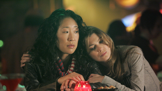 102467_7114 -- GREY'S ANATOMY -- "RAINDROPS KEEP FALLING ON MY HEAD" (ABC/CRAIG SJODIN)SANDRA OH, ELLEN POMPEO