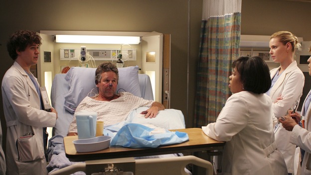 GREY'S ANATOMY - "Owner of a Lonely Heart" (ABC/RICHARD CARTWRIGHT)T.R. KNIGHT, TIMOTHY BOTTOMS, CHANDRA WILSON, KATHERINE HEIGL