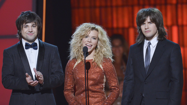 THE 46TH ANNUAL CMA AWARDS - THEATRE - "The 46th Annual CMA Awards" airs live THURSDAY, NOVEMBER 1 (8:00-11:00 p.m., ET) on ABC live from the Bridgestone Arena in Nashville, Tennessee. (ABC/KATHERINE BOMBOY-THORNTON)THE BAND PERRY