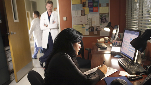 GREY'S ANATOMY - "That's Me Trying" - The residents are pushed to their limits when Owen puts them through a rigorous trauma certification drill; meanwhile, Cristina is also tested when left alone to monitor a very ill lung transplant patient, on "Grey's Anatomy," THURSDAY, NOVEMBER 4 (9:00-10:01 p.m., ET) on the ABC Television Network.(ABC/ADAM TAYLOR)ERIC DANE, SARA RAMIREZ
