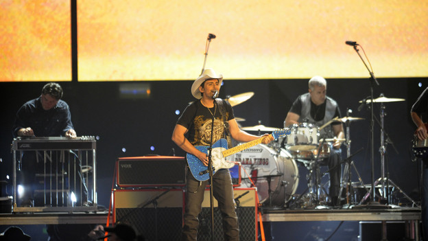 THE 43rd ANNUAL CMA AWARDS - THEATRE - "The 43rd Annual CMA Awards" broadcast live from the Sommet Center in Nashville, WEDNESDAY, NOVEMBER 11 (8:00-11:00 p.m., ET) on the ABC Television Network. (ABC/KATHERINE BOMBOY)BRAD PAISLEY