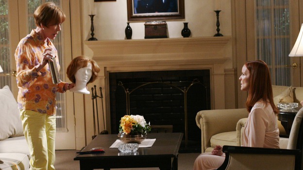 DESPERATE HOUSEWIVES - "Don't Look at Me" - Carlos and Gaby get temporary custody of baby Lily, Bree's father and stepmother come to town to mediate between Andrew and her, and Susan suddenly finds Karl back in her life, on "Desperate Housewives," SUNDAY, APRIL 16 (9:00-10:01 p.m., ET) on the ABC Television Network. (ABC/RON TOM)CAROL BURNETT, MARCIA CROSS