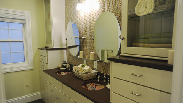 EXTREME MAKEOVER HOME EDITION - "Scott Family," - Bathroom, on "Extreme Makeover Home Edition," Sunday, December 6th on the ABC Television Network.