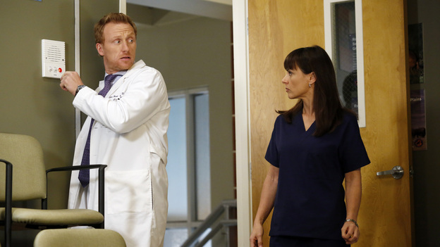 GREY'S ANATOMY - "Walking on a Dream" - The Seattle Grace doctors are on edge when a new medical professional enters the hospital; Arizona struggles with the emotional and physical pain of a phantom limb; and while battling pregnancy hormones, an overly-emotional Meredith is confronted with her worst fear, on "Grey's Anatomy," THURSDAY, JANUARY 24 (9:00-10:02 p.m., ET) on the ABC Television Network. (ABC/KELSEY MCNEAL)KEVIN MCKIDD, CONSTANCE ZIMMER