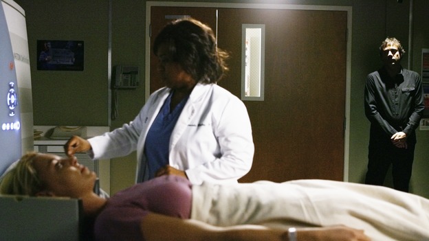 GREY'S ANATOMY - "What a Difference a Day Makes" - Bailey performs a test on Izzie as the imagined spectre of Denny Duquette watches ominously, on "Grey's Anatomy," THURSDAY, MAY 7 (9:00-10:02 p.m., ET) on the ABC Television Network. (ABC/SCOTT GARFIELD) KATHERINE HEIGL, CHANDRA WILSON, JEFFREY DEAN MORGAN