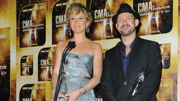 THE 44TH ANNUAL CMA AWARDS - GENERAL - "The 44th Annual CMA Awards" will be broadcast live from the Bridgestone Arena in Nashville, WEDNESDAY, NOVEMBER 10 (8:00-11:00 p.m., ET) on the ABC Television Network. (ABC/ANDREW WALKER)SUGARLAND