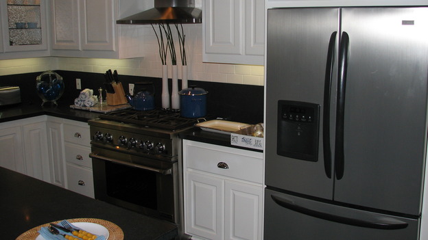EXTREME MAKEOVER HOME EDITION - "Lewis Family," - Kitchen, on "Extreme Makeover Home Edition," Sunday, November 27th on the ABC Television Network.