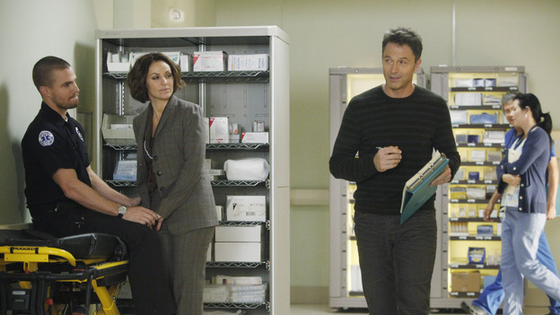 PRIVATE PRACTICE - "Too Much" - Sam finds his estranged sister, Corinne, in jail, heavily medicated and near-catatonic, and brings her to Sheldon for help; Erica begins secret treatments for her cancer and refuses to let Cooper and Charlotte tell Mason; Cooper, Pete and Addison treat the baby of a drug addict; and things between Violet and Scott continue to heat up in the bedroom, "on ABC's "Private Practice" THURSDAY, FEBRUARY 9 (10:02-11:00 p.m., ET) on the ABC Television Network. (ABC/VIVIAN ZINK)STEPHEN AMELL, AMY BRENNEMAN, TIM DALY
