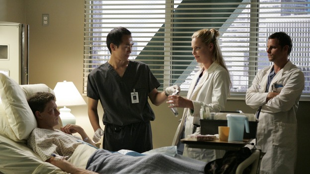 103276_6732 -- GREY'S ANATOMY - "ENOUGH IS ENOUGH" (ABC/CRAIG SJODIN)LUKAS BEHNKEN, KATHERINE HEIGL, JUSTIN CHAMBERS
