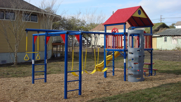 EXTREME MAKEOVER HOME EDITION - "Usea Family," - Playground, on "Extreme Makeover Home Edition," Sunday, May 18th on the ABC Television Network.