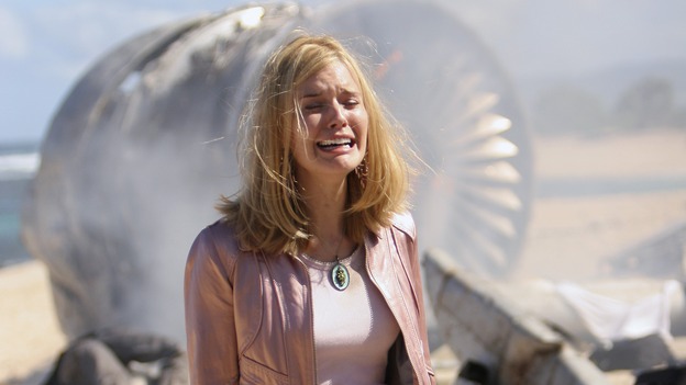 LOST - "Expos" - Hurley begins to suspect that Sawyer may be involved in an island mystery surrounding two fellow survivors, and Sun learns the truth about her past kidnapping attempt by "The Others," on "Lost," WEDNESDAY, MARCH 28 (10:00-11:00 p.m., ET), on the ABC Television Network. (ABC/MARIO PEREZ)MAGGIE GRACE
