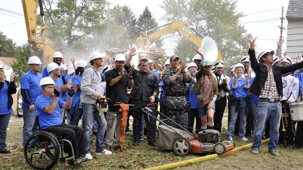 EXTREME MAKEOVER: HOME EDITION - "Anderson Family" - Andre and Jasmine Anderson have never allowed their visual impairment to slow them down, but rather have faced it head on, and established the Disability Awareness Center in Maple Heights, Ohio, to help others who are struggling with sight loss. The couple and their sons learned they would be recipients of a home makeover while aboard the public bus that they ride every day. The "EM: HE" team surprised them on the bus and revealed plans to give them a new "smart" home, equipped with technologies that support people with disabilities. This episode of "Extreme Makeover: Home Edition" airs SUNDAY, DECEMBER 5 (8:00-9:00 p.m., ET) on the ABC Television Network. (ABC/MIKE CROUCH)MICHAEL MOLONEY, XZIBIT, TRACY HUTSON, TY PENNINGTON