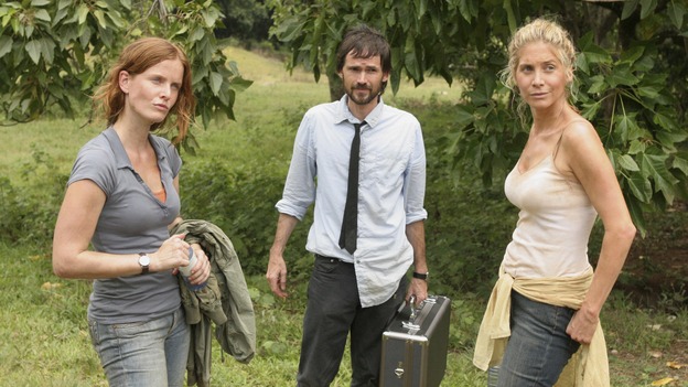 LOST - "The Economist" - Locke's hostage may be the key to getting off the island, so Sayid and Kate go in search of their fellow castaway in an attempt to negotiate a peaceful deal, on "Lost," THURSDAY, FEBRUARY 14 (9:00-10:02 p.m., ET) on the ABC Television Network. (ABC/MARIO PEREZ)REBECCA MADER, JEREMY DAVIES, ELIZABETH MITCHELL