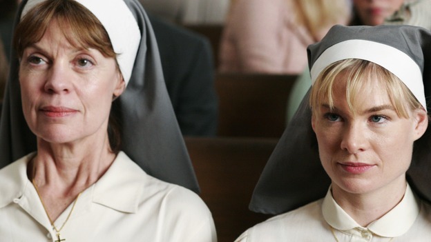 DESPERATE HOUSEWIVES - "There's Something About War" (ABC/RON TOM)MELINDA PAGE HAMILTON
